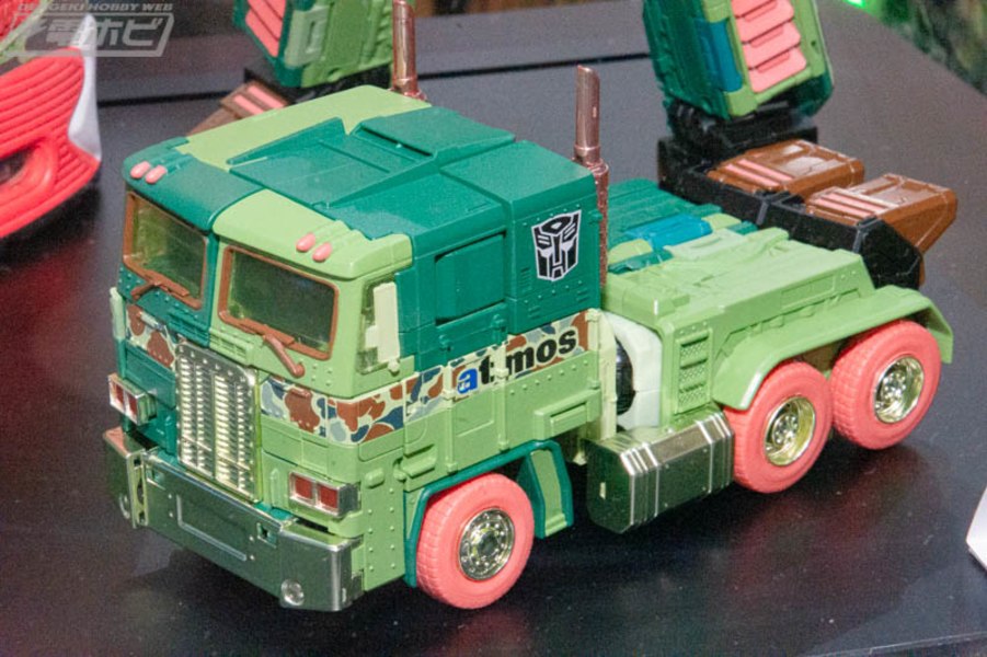 Winter Wonderfest 2019   Transformers X Atmos MP 10 DC Convoy  (1 of 7)